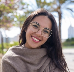 <b><cor>  Isabel Fernandess</cor1></b>